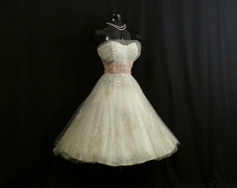 Vintage 1950's 50s STRAPLESS Pink Ivory Green Floral Embroidered Lace Tulle Circle Skirt Party Prom Wedding DRESS Gown