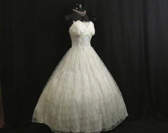 Vintage 1950's 50s STRAPLESS Bombshell White Silver Metallic Taffeta Lace Party Prom WEDDING Dress Gown