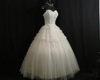 SALE Vintage 50's 50s STRAPLESS White Ivory Tulle Lace Tiered Layered Party Prom Wedding DRESS Gown