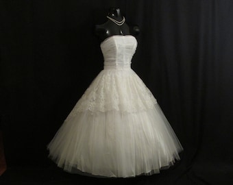 Vintage 50's 50s STRAPLESS Deadstock Unworn White Tulle Embroidered Lace Party Prom Wedding DRESS Gown Matching Shrug