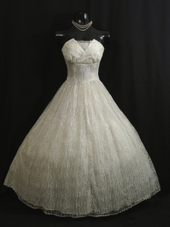 Vintage 1950's 50s STRAPLESS Bombshell White Silv… - image 2