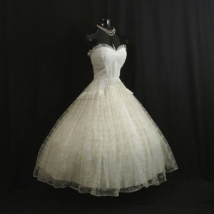 Vintage 50's 50s STRAPLESS Bombshell Ivory Tulle Embroidered Lace Party Prom Wedding DRESS Gown