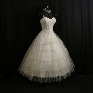 Vintage 50's 50s STRAPLESS Bombshell Ivory Tulle Embroidered Lace Party Prom Wedding DRESS Gown image 1