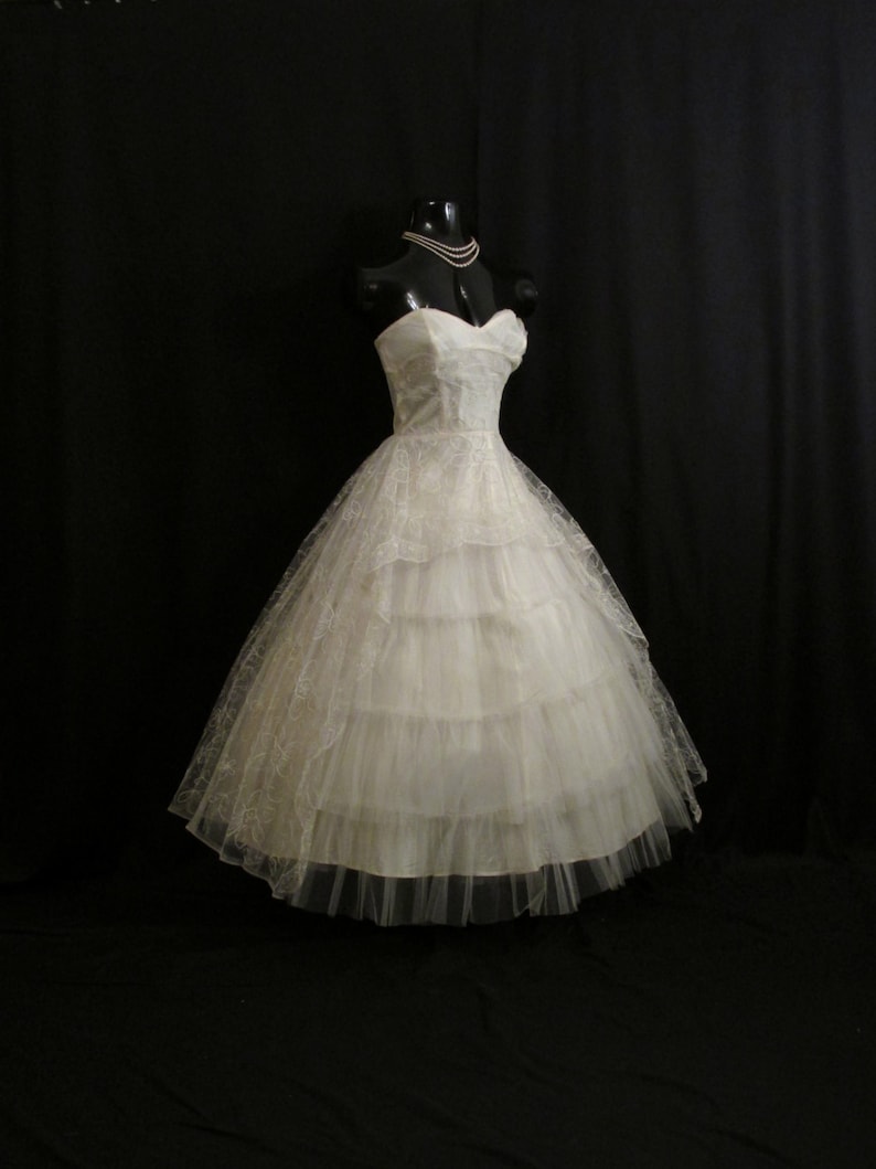 Vintage 50's 50s STRAPLESS Bombshell Ivory Tulle Embroidered Lace Party Prom Wedding DRESS Gown image 1