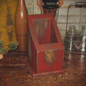 Patti&#39;s Ratties Primitive Burgundy Country Cottage Wooden Apothecary Cabinet Caddy Holder Made in USA