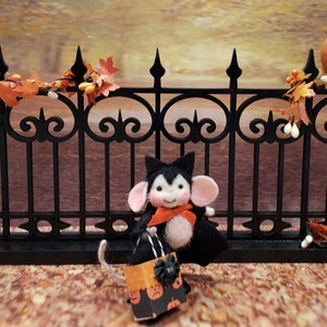 Needle Felted Halloween Mouse In Bat Costume!