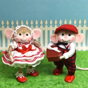 ¡Ratón o ratoncita de San Valentín hecho a fieltro con aguja y con caja de dulces! - ¡Con envío gratuito a EE. UU. también!