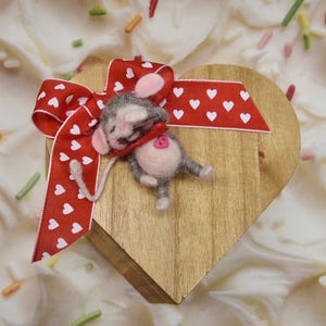 Needle Felted Boy Mouse Sleeping in A Wooden Heart Shaped Box - Etsy