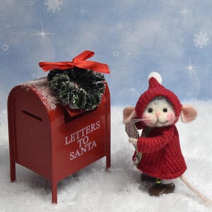 Needle Felted &quot;Christmas Mouse And Mailbox&quot; Decoration.............Free U.S. Shipping Too!