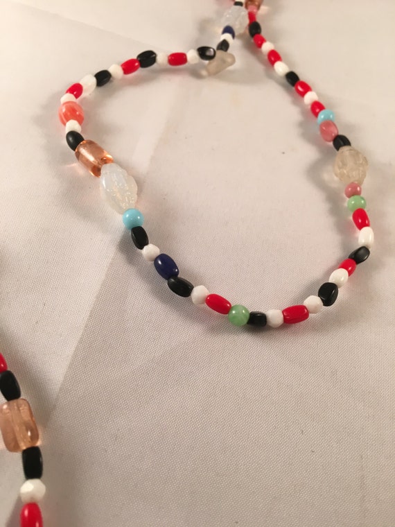 Vintage Multi-Colored Beaded Necklace - image 3