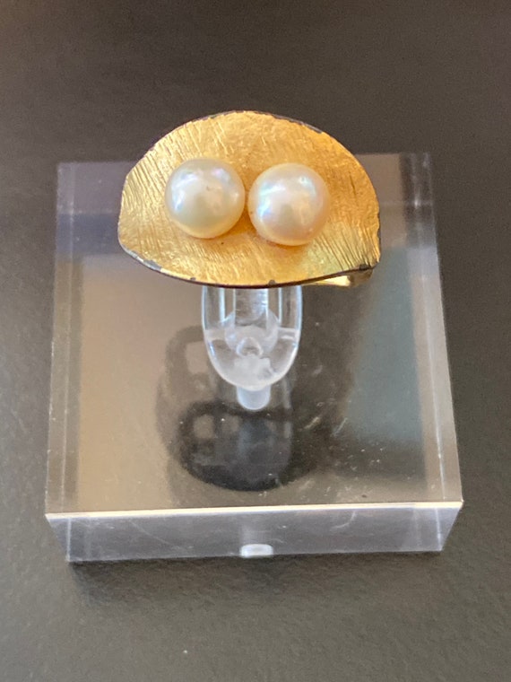 Vintage Gold-Toned Two Pearl Cocktail Ring - image 1