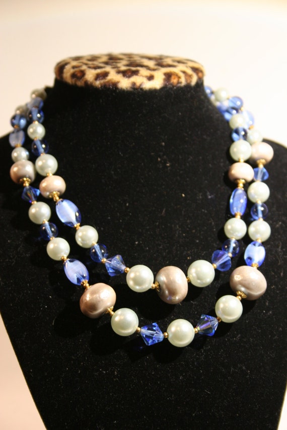 Lovely Vintage Beaded Blue and Silver Necklace