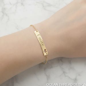 Custom Name Curved Bar Bracelet with Heart, Personalized Engraved Name Bracelet, Minimalist Gold Name Jewelry, Christmas Gift for Her