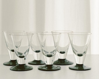 Zestaw kieliszków do shotów w stylu art déco, vintage, kieliszki do drinków z czarną podstawą