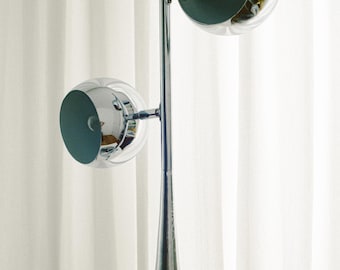 Lampa stołowa Reggiani w stylu retro z lat 70. XX wieku w chromowanej gałce ocznej z epoki kosmicznej