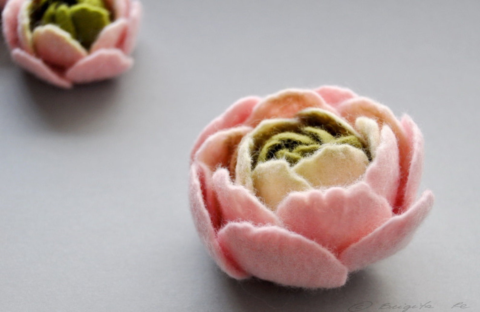 Felt Ranunculus Flower Brooch Sweet Pink Cream Deep Olive Etsy UK