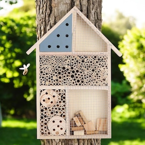 Wooden Insect Bee House – Natural Bug Hotel Shelter for Garden Pollinators