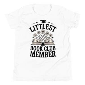 T-shirt bébé membre du club de lecture The Littlest, nouveauté dans le club de lecture t-shirt bébé, t-shirt bébé livre fleurs sauvages, conception de vers de livre