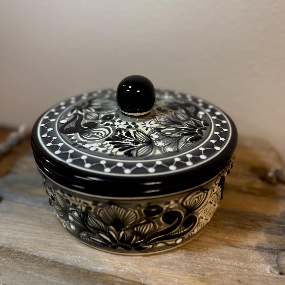 Talavera Tortilla Warmer Color Black and White