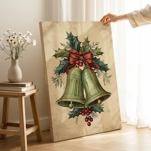 Tela Vintage com Sinos de Natal – Arte de Parede Clássica para as Festas com Azevinho e Laço Vermelho