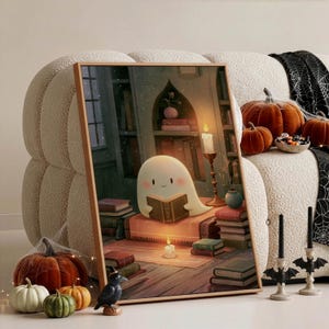 Cuadro decorativo de pared con un fantasma espeluznante en una biblioteca: una cálida lámina con temática literaria para la decoración de otoño.