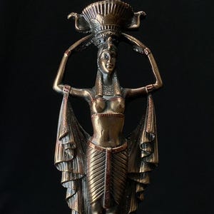 Cleopatra Queen Egyptian Statue - Cleopatra Standing Statue - Egyptian statues & Figurines - Made Of Copper - Unqiue Art Deco - Home Gifts