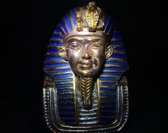ツタンカーメン王の黄金のマスク（木製台座付き、特大サイズ）、証明書