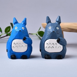 Figura de animal de madera tallada a mano: adorable miniestatua de criatura del bosque, decoración de escritorio de dibujos animados kawaii, regalo hecho a mano para ella.