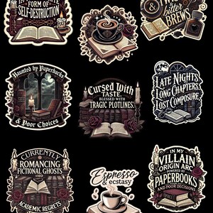 Op de afbeelding: Een verzameling van negen stickers op een zwarte achtergrond, elk met een uniek ontwerp gerelateerd aan boeken en lezen. De stickers bevatten teksten als "Fiction is my favorite form of self-destruction" en "Plot twists & bitter brews."