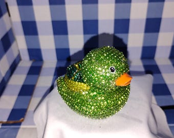 Nuevo y hermoso pato de goma con forma de tortuga hecho a mano.