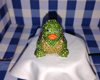 Nuevo y hermoso pato de goma con forma de tortuga hecho a mano.