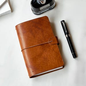 Europa NoteShell / Funda de cuero para cuaderno de viaje / Libreta plana A6 B6 A5 / Sistema de inserción de 4 hilos / Diseño Relic / Hecha a mano