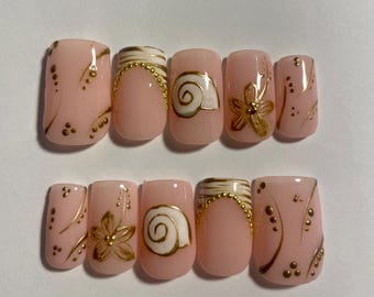 Golden Summer Flower Shell Short Square Handmade Press On Nails