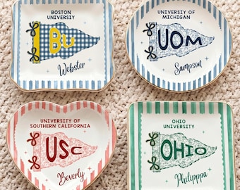 Regalo de graduación para hija, joyero universitario, plato para anillos con banderín escolar personalizado, bandeja de cerámica de la promoción de 2026, regalo para la noche de graduación