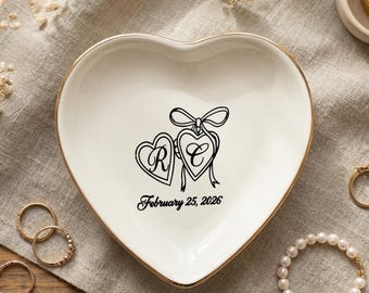Piatto per anello di fidanzamento personalizzato, vassoio per gioielli in ceramica per la sposa, regalo di nozze per coppia, arredamento per camera da letto per uso quotidiano, regalo di San Valentino per anniversario