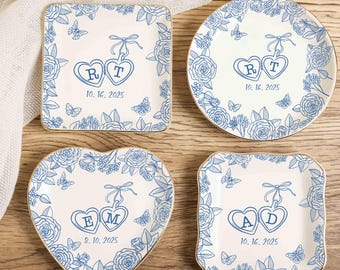 Personlig ringfat, blommigt toile smyckesfat med initialer och speciellt datum, keramisk ringhållarbricka, förlovningspresent, brudpresent