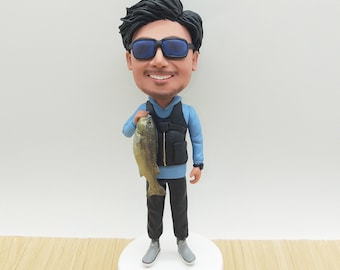 Spersonalizowana figurka wędkarza: ręcznie malowany prezent wędkarski z żywicy