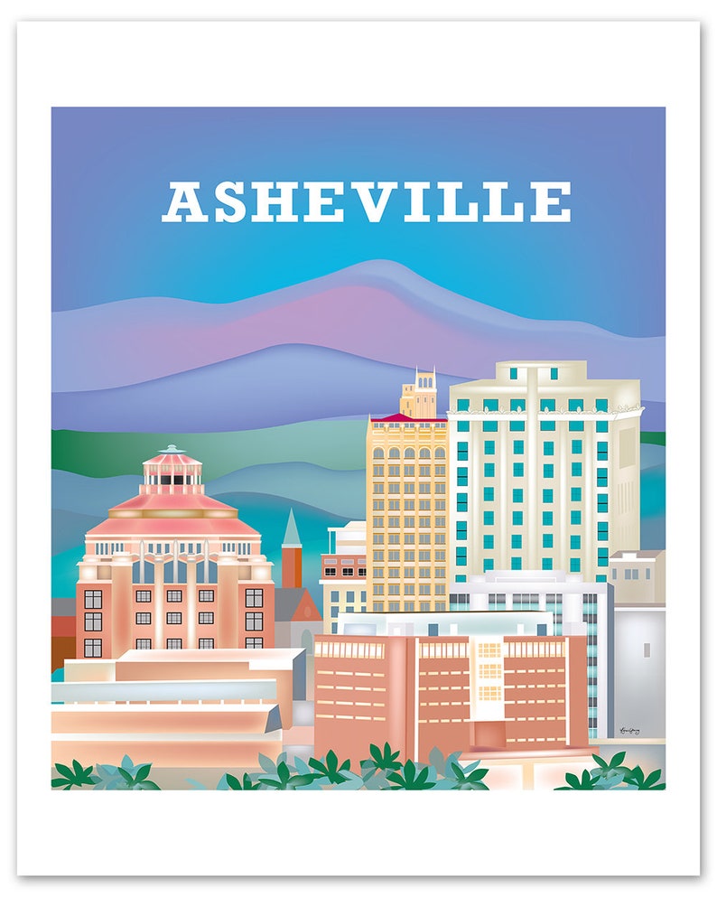 Pu&ograve; includere: Un'illustrazione colorata dello skyline di Asheville, con diversi edifici e una catena montuosa sullo sfondo. Il testo "ASHEVILLE" &egrave; visualizzato nella parte superiore dell'immagine.