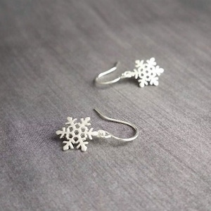 Little Snowflake Earrings, silver snowflake earring, small snowflake earring, winter earring, holiday earring, snow earring, Christmas