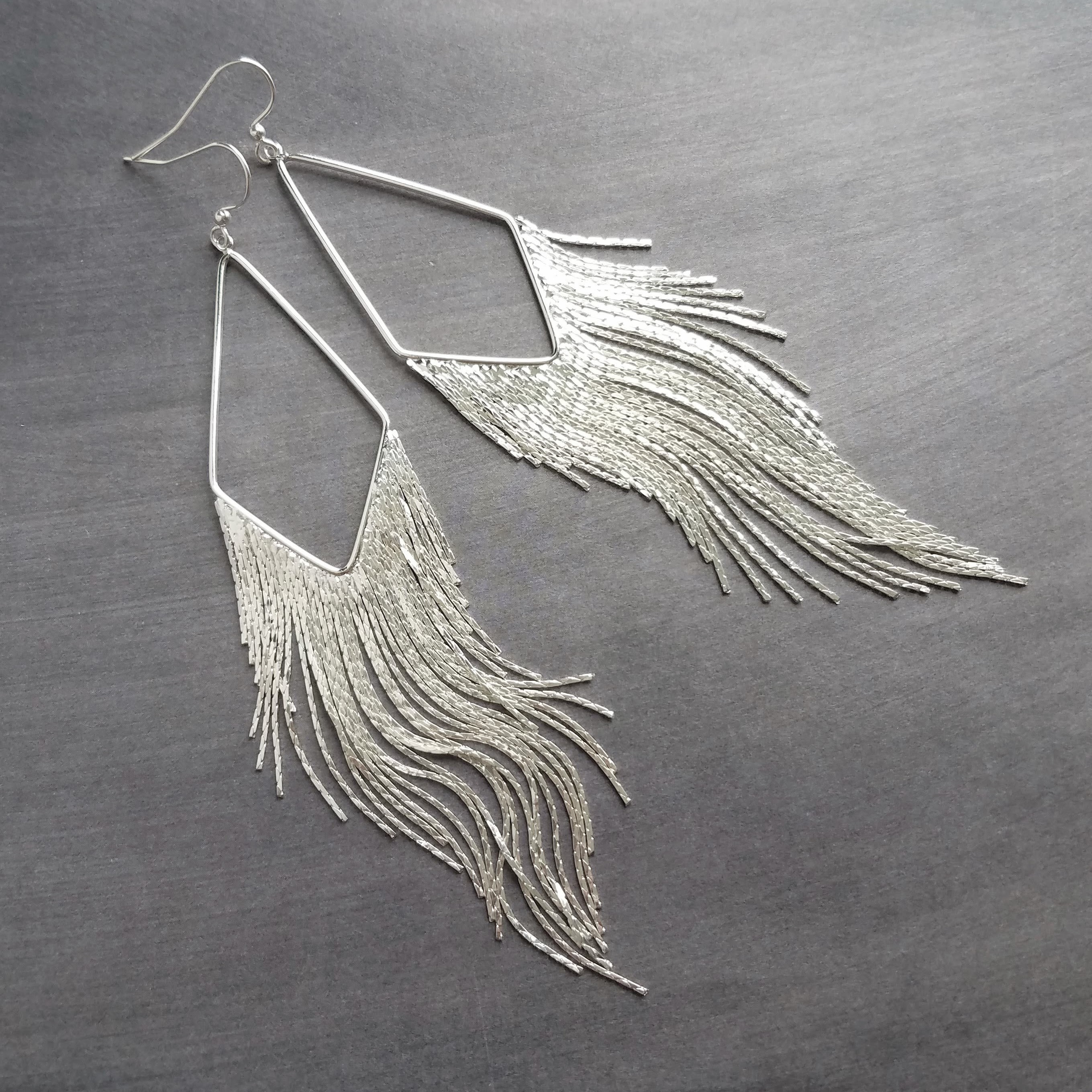 Orecchini Pendenti A Catena Lunga Con Nappa E Frange – Colore Oro, Stile Boho - 3
