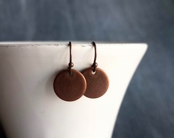 Copper Disk Earrings, round copper dangle earring, antique copper earring, small flat disk earring, lightweight copper earring, aged copper