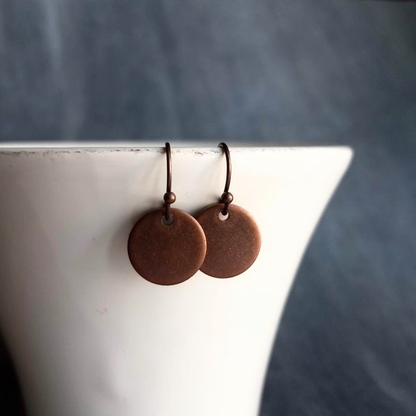 Copper Disk Earrings, round copper dangle earring, antique copper earring, small flat disk earring, lightweight copper earring, aged copper