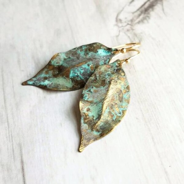 Simple Leaf Earrings, wavy leaf earring, patina leaf earring, verdigris leaf earring, verdigris patina earring, blue green earring, large