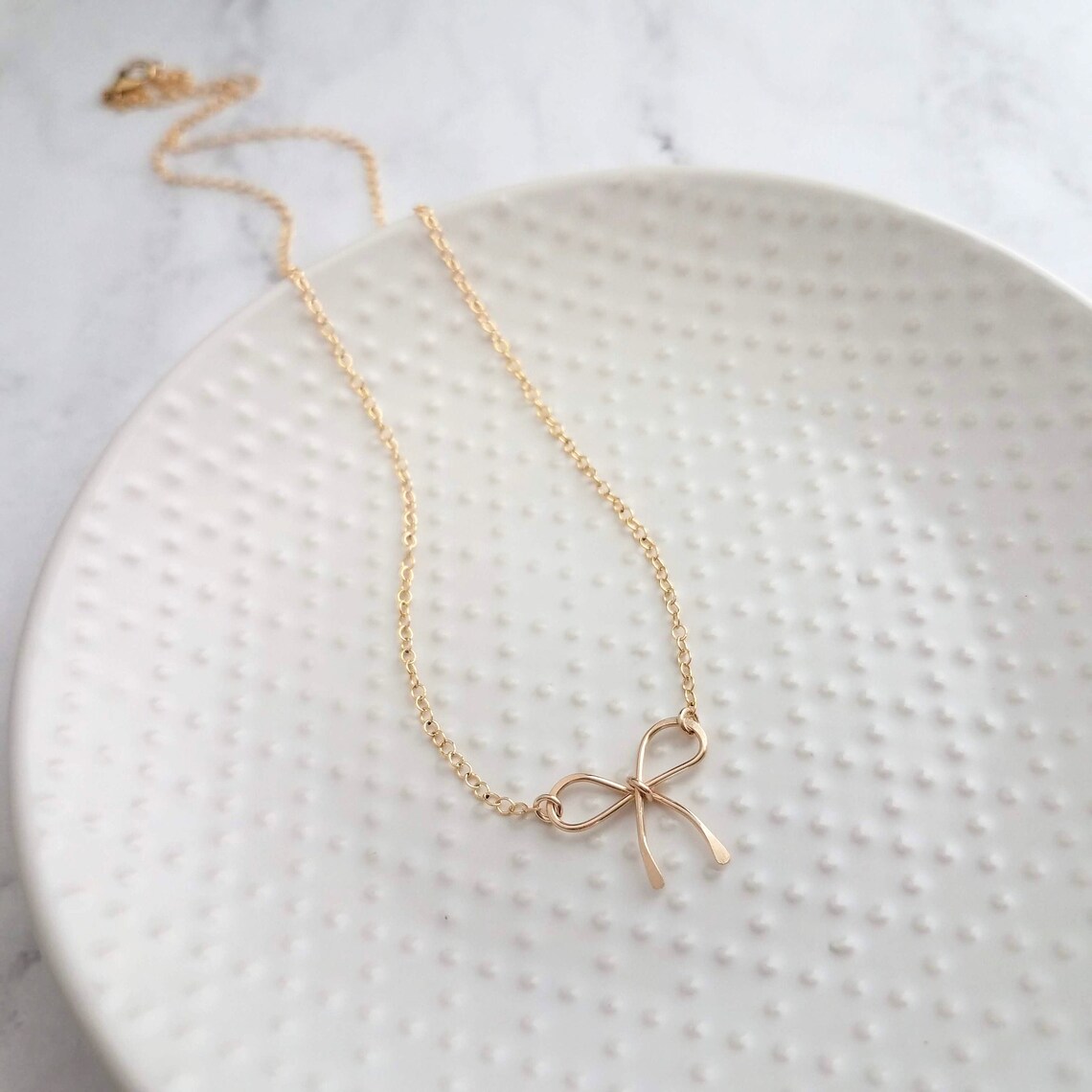 A199x Gold Bow Necklace