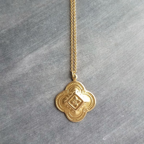 Gold Clover Pendant Necklace, large clover necklace, lucky necklace, 4 leaf clover, 4 lobe pendant ornate necklace St Patrick's Day necklace