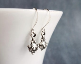 Little Silver Dangle Earring, silver pendulum earring, small ornament earring, antique silver earring, simple silver dangle earring, rustic