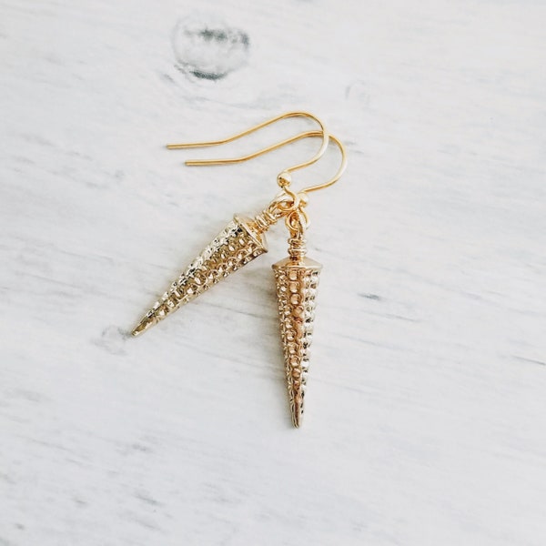 Long Gold Spike Earrings, long gold earring, gold spear earring, narrow spear, gold dagger earring, gold cone earring, dimpled simple gold