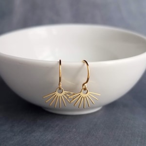 Gold Sun Ray Earrings, sun earrings, sunshine earrings, little sun earrings, tiny sun earrings, gold spike earrings, minimalist small spike