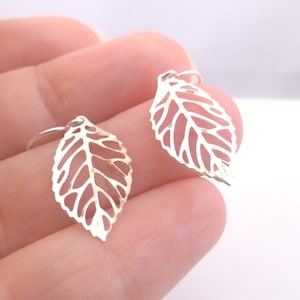 Silver Leaf Earrings, small silver leaves, cut out leaf earring, simple leaf earrings, delicate leaf earring, dainty leaf earring, filigree