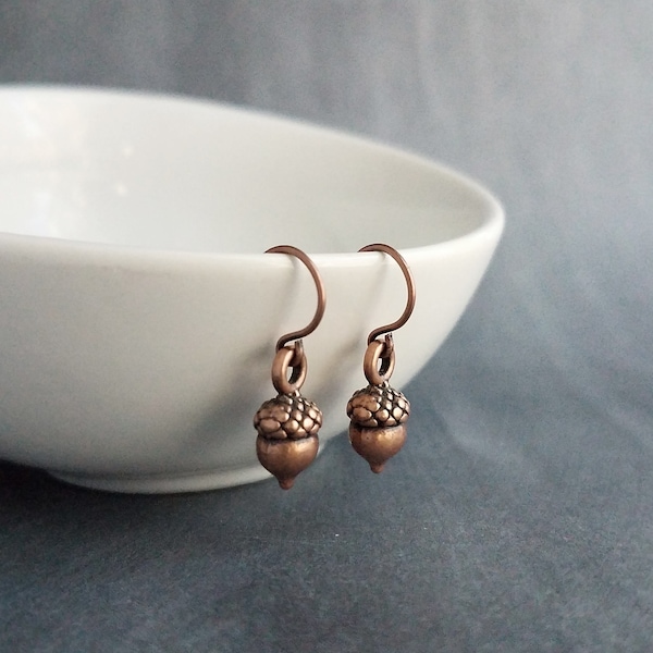 Acorn Earrings, antique copper earring, small acorn dangles, acorn charms, squirrel earring, rustic acorns, oxidized dark copper autumn fall